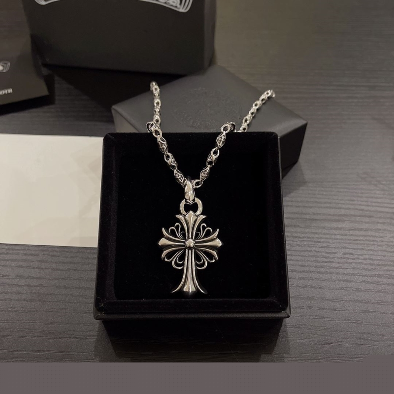 Ch**me He**ts necklaces